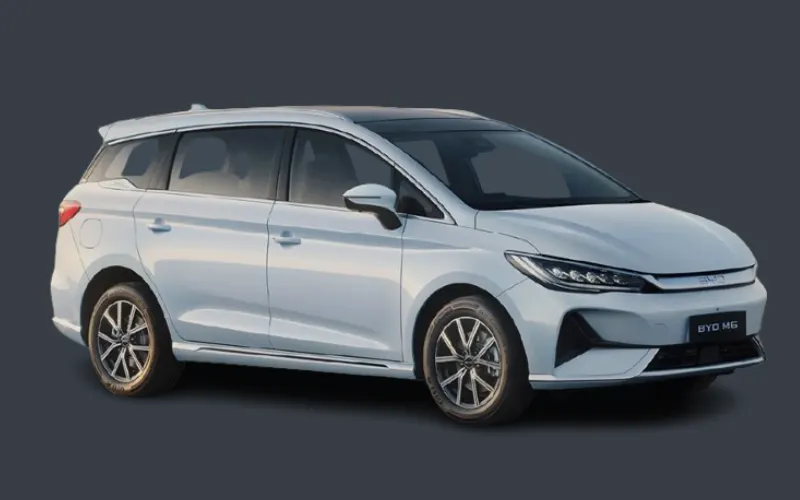 BYD M6 